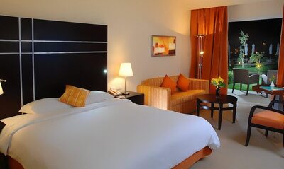 DoubleTree by Hilton Sharm El Sheikh - Sharks Bay Resort - Standard Room, 1 King Bed, Garden View, Beachside