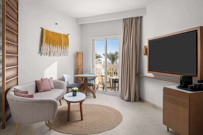 DoubleTree by Hilton Sharm El Sheikh - Sharks Bay Resort - Premium Suite, King Bed, Pool View, Beachside