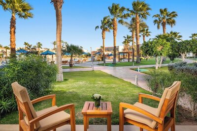 DoubleTree by Hilton Sharm El Sheikh - Sharks Bay Resort - Standard Room, 1 King Bed, Garden View, Beachside