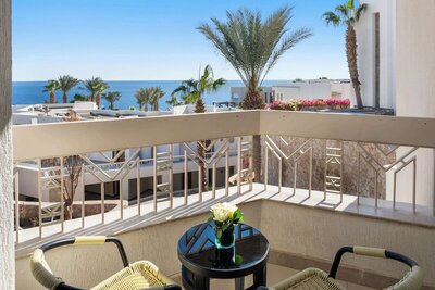 DoubleTree by Hilton Sharm El Sheikh - Sharks Bay Resort - Grand Room , King Bed, Sea View, Beachside