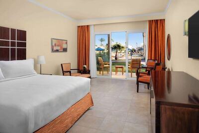 DoubleTree by Hilton Sharm El Sheikh - Sharks Bay Resort - Standard Room, 1 King Bed, Garden View, Beachside