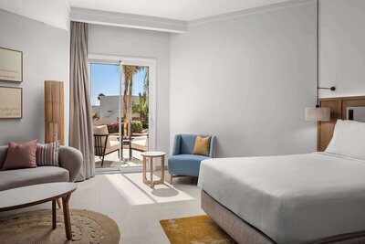 DoubleTree by Hilton Sharm El Sheikh - Sharks Bay Resort - Grand Room, Twin Bed, Garden View, Beachside