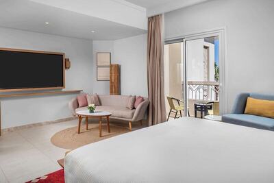 DoubleTree by Hilton Sharm El Sheikh - Sharks Bay Resort - Grand Room, King Bed, Pool View, Beachside