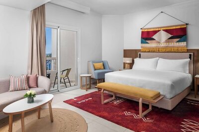 DoubleTree by Hilton Sharm El Sheikh - Sharks Bay Resort - Grand Room , King Bed, Sea View, Beachside