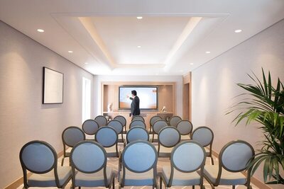 dusitD2 kenz Hotel Dubai, Дубай, ОАЕ