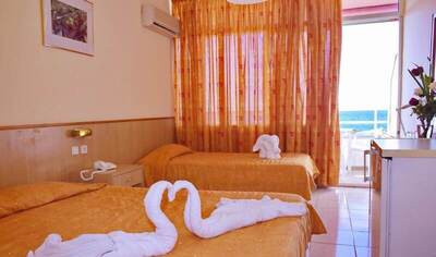 Eri Beach & Village, Ираклион, Гърция