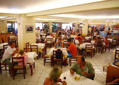 Eri Beach & Village, Ираклион, Гърция