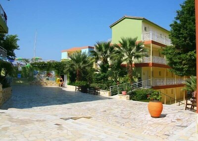 Eri Beach & Village, Ираклион, Гърция