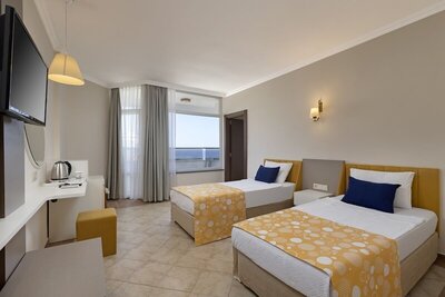 Euphoria Comfort Beach Alanya - Family Room Sea View - Partial Sea View