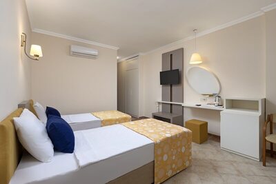 Euphoria Comfort Beach Alanya - Family Room Sea View - Partial Sea View