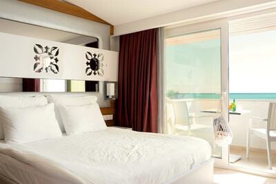 Flora Garden Beach Club - Deluxe Room, Sea View