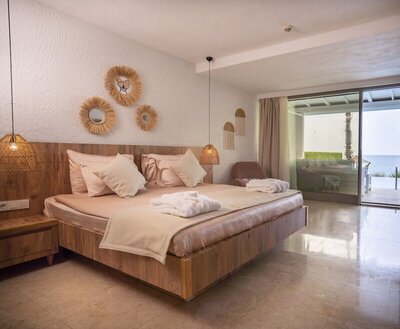 Flora Garden Beach Club - Romantic Room, Private Pool