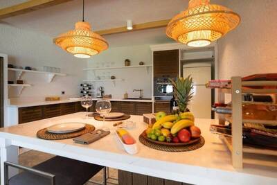 Flora Garden Beach Club - Presidential Villa, 2 Bedrooms, Pool Access, Beachside