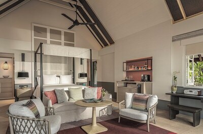 Four Seasons Maldives at Landaa Giraavaru - Family Bungalow, 1 King Bed, Oceanfront (with Pool)
