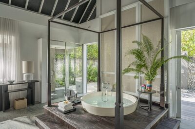 Four Seasons Maldives at Landaa Giraavaru, , Малдиви