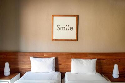 Friday Attitude - Family Room