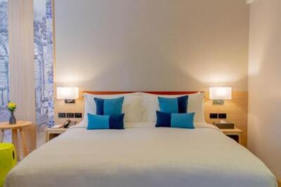 GLOW Mira Karon Beach - Superior King Room