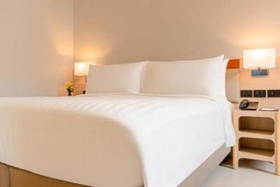 GLOW Mira Karon Beach - Superior King Room