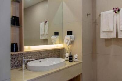 GLOW Mira Karon Beach - Superior King Room