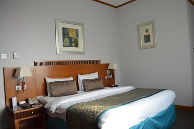 Golden Tulip Al Barsha - Superior Room, 1 King Bed