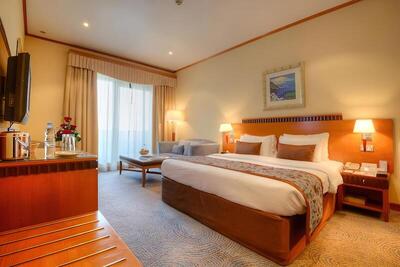 Golden Tulip Al Barsha - Suite, 1 King Bed
