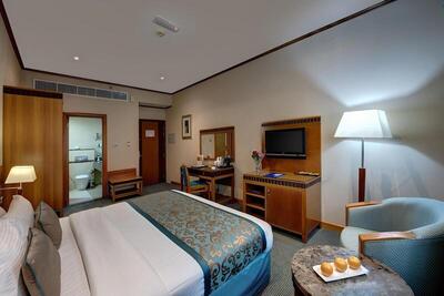 Golden Tulip Al Barsha - Standard Room, 1 King Bed