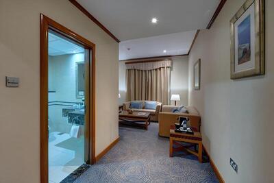 Golden Tulip Al Barsha - Suite, 1 King Bed