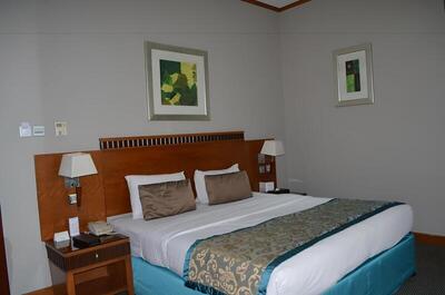 Golden Tulip Al Barsha, Дубай, ОАЕ