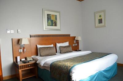 Golden Tulip Al Barsha - Superior Room, 1 King Bed