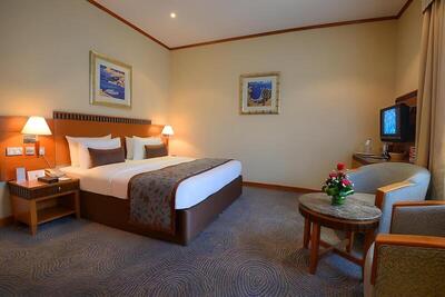 Golden Tulip Al Barsha - Suite, 1 King Bed