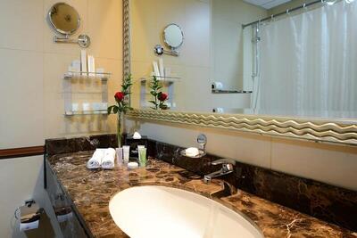 Golden Tulip Al Barsha - Standard Room, 1 King Bed