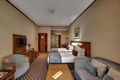 Golden Tulip Al Barsha - Deluxe Room, 1 King Bed, Balcony