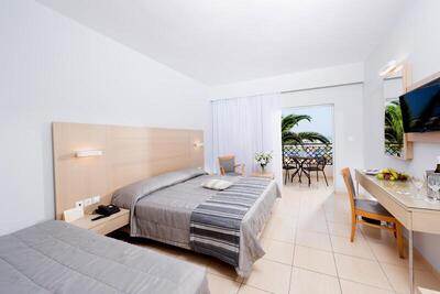 Grand Hotel Holiday Resort - Superior Triple Room