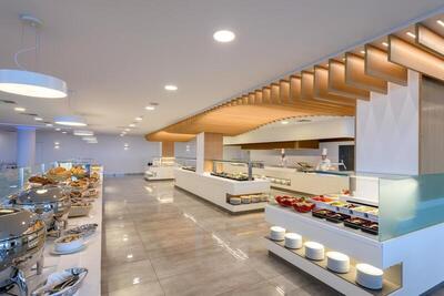 Grand Hotel Holiday Resort, Ираклион, Гърция