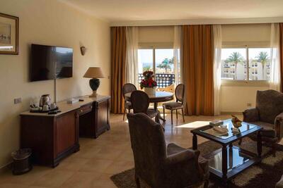 Grand Oasis Resort - Suite with Pool View