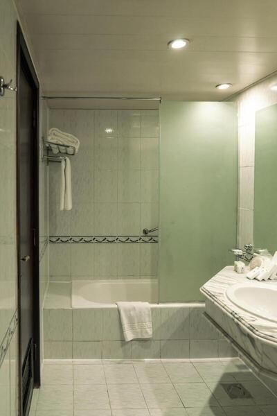 Grand Oasis Resort - Standard Double or Twin Garden View Room