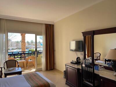 Grand Oasis Resort - Standard Double or Twin Pool View Room