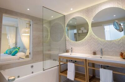 Grand Sirenis Punta Cana Resort & Aquagames - Romantic Double Room, 1 King Bed, Bathtub