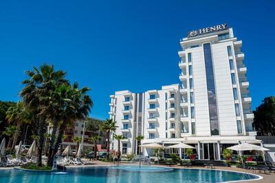 Henry Resort & Spa, Голем, Албания