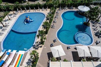 Henry Resort & Spa, Голем, Албания