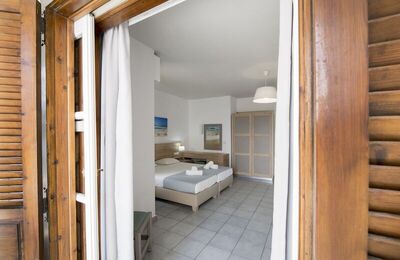 Horizon Beach Hotel - Superior Double Room, Sea Facing