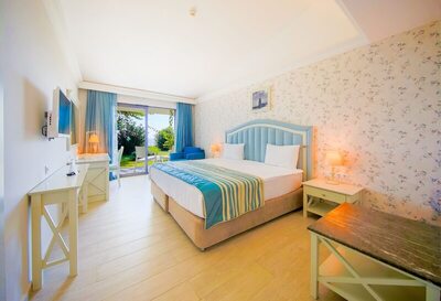 Horus Paradise Luxury Resort - Standard Room, Beach View