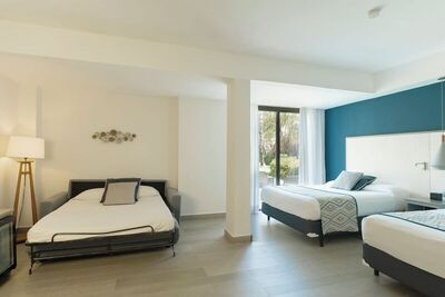 HOTEL CATALONIA BAVARO BEACH, GOLF & CASINO RESORT - Privileged Family Deluxe Junior Suite