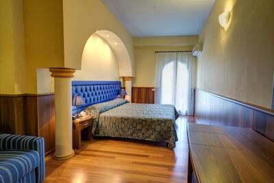 Hotel Nike - Triple Room