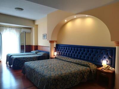 Hotel Nike - Triple Room