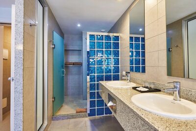 Hotel Riu Bambu - Deluxe Room, 2 Bedrooms (B2c-Us)