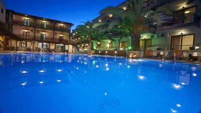 Hotel Simeon, Метаморфози, Гърция