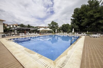 Hotel Simeon, Метаморфози, Гърция