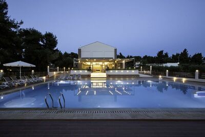 Hotel Simeon, Метаморфози, Гърция