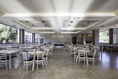 Hotel Simeon, Метаморфози, Гърция